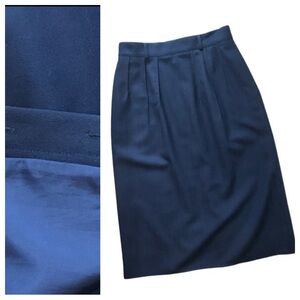 Harve’ Benard Vintage Size 8 (13.5” across top) Hong Kong navy wool skirt